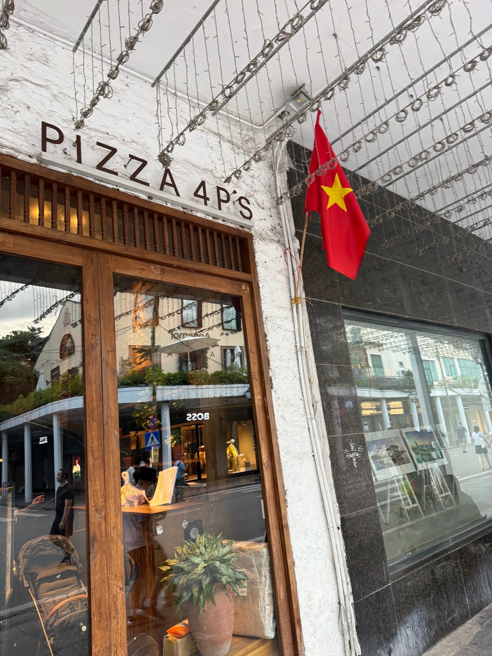 Pizza 4P's Tràng Tiền